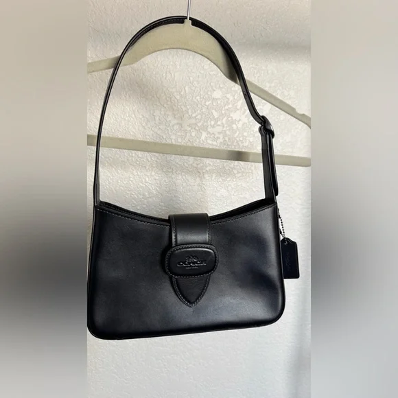 Coach Classic Black Leather Shoulder Bag - Picture 1 of 13